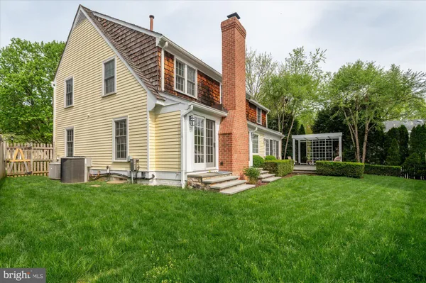 $1,099,000 | 132 Upshire Circle, Gaithersburg, MD 20878