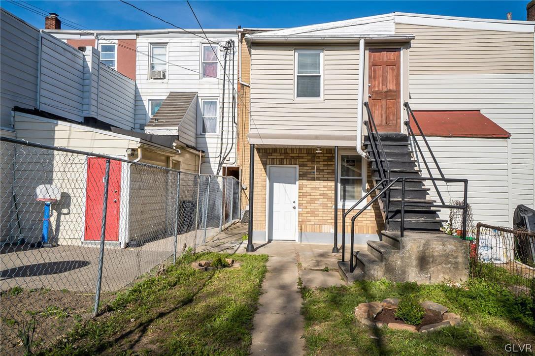 320 Ridge Avenue Allentown, PA 18102 - Photo 20 of 50 Backyard View 4