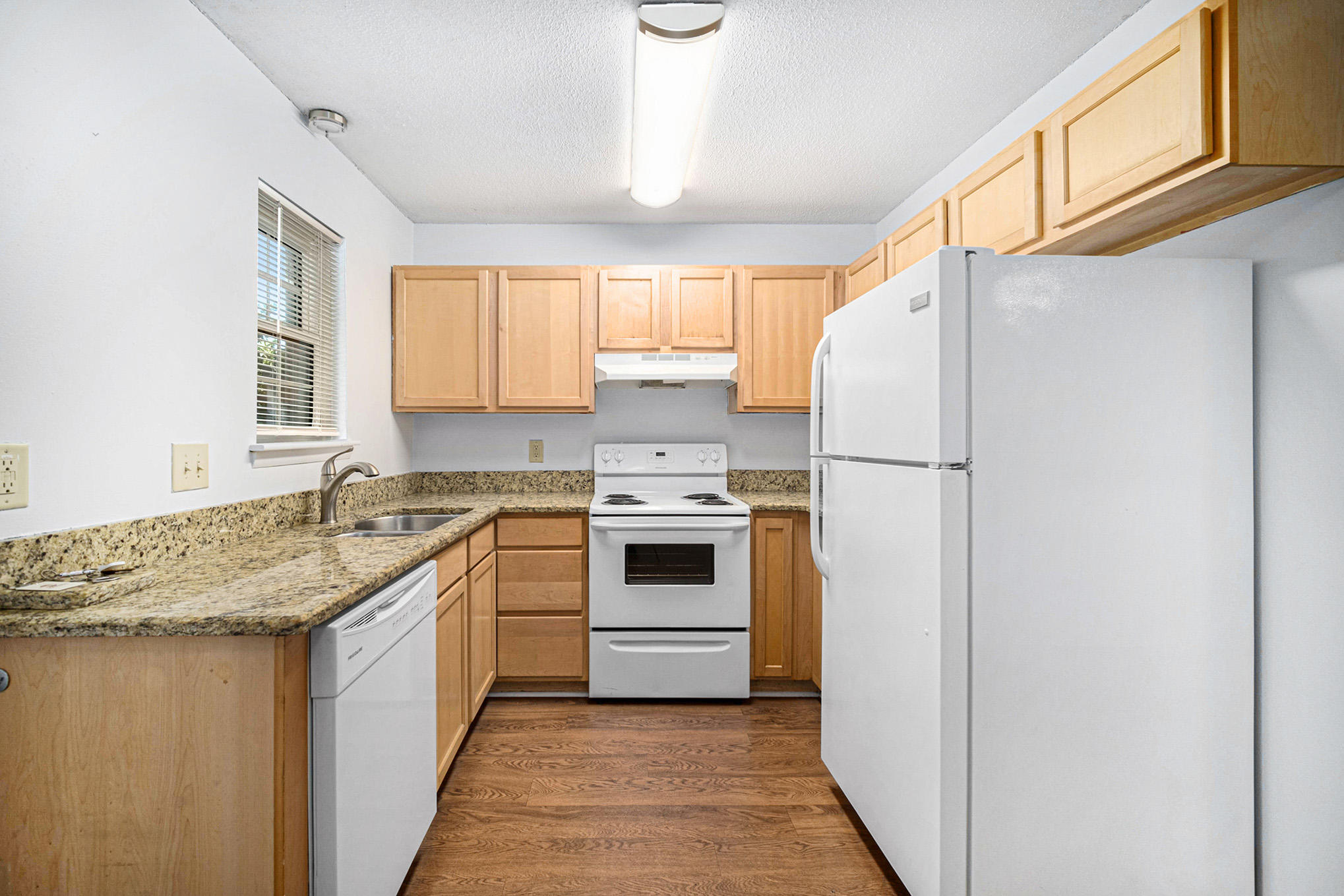 21 Rivers Point Row, Unit 8C Charleston, SC 29412 - Photo 9 of 24 Kitchen