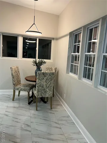 $389,900 | 1048 Martha Lane, St. Louis, MO 63119