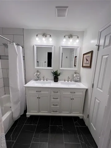 $389,900 | 1048 Martha Lane, St. Louis, MO 63119