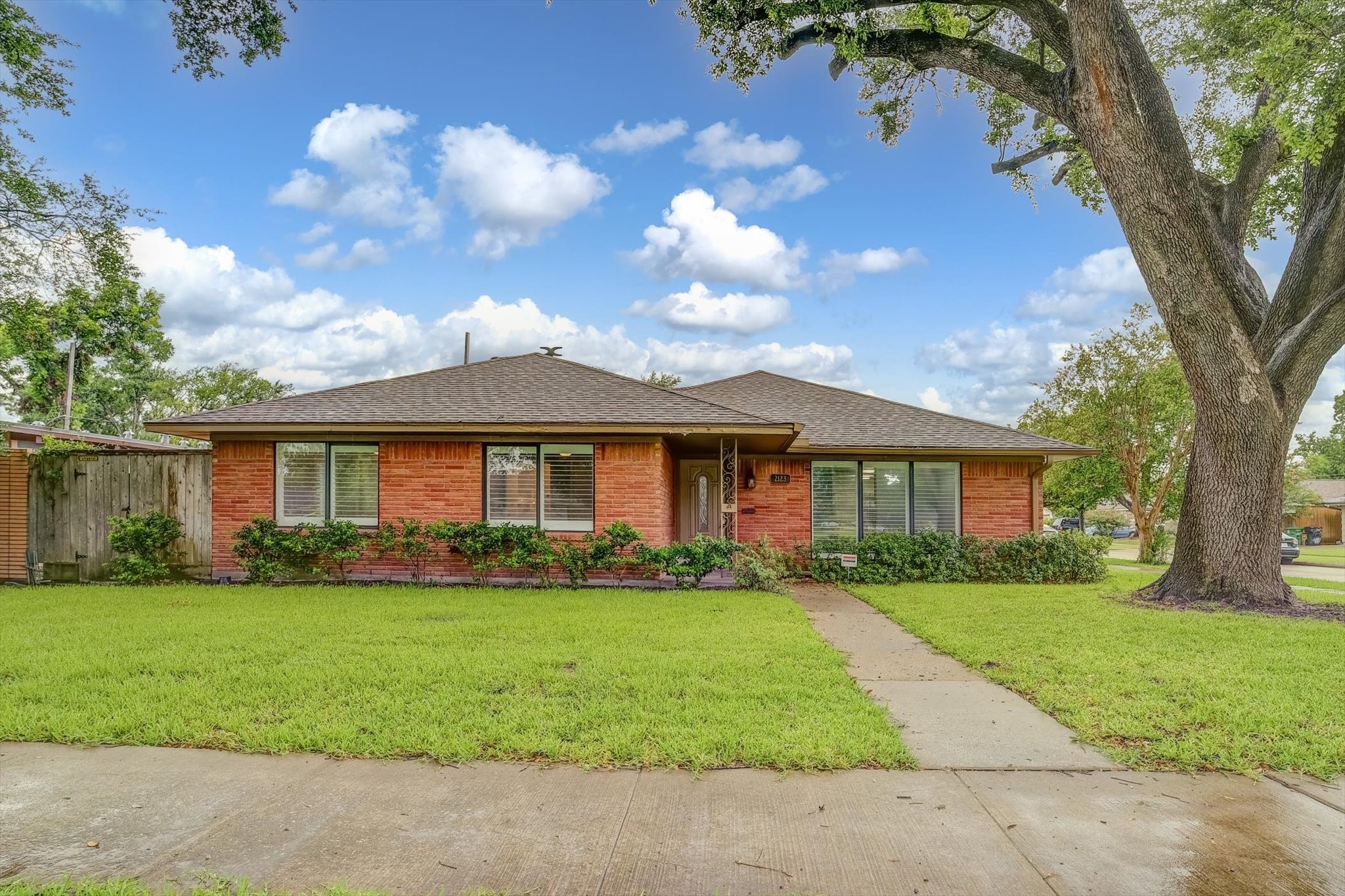 2123 Ridgecrest Drive Houston, TX 77055 - Photo 1 of 44