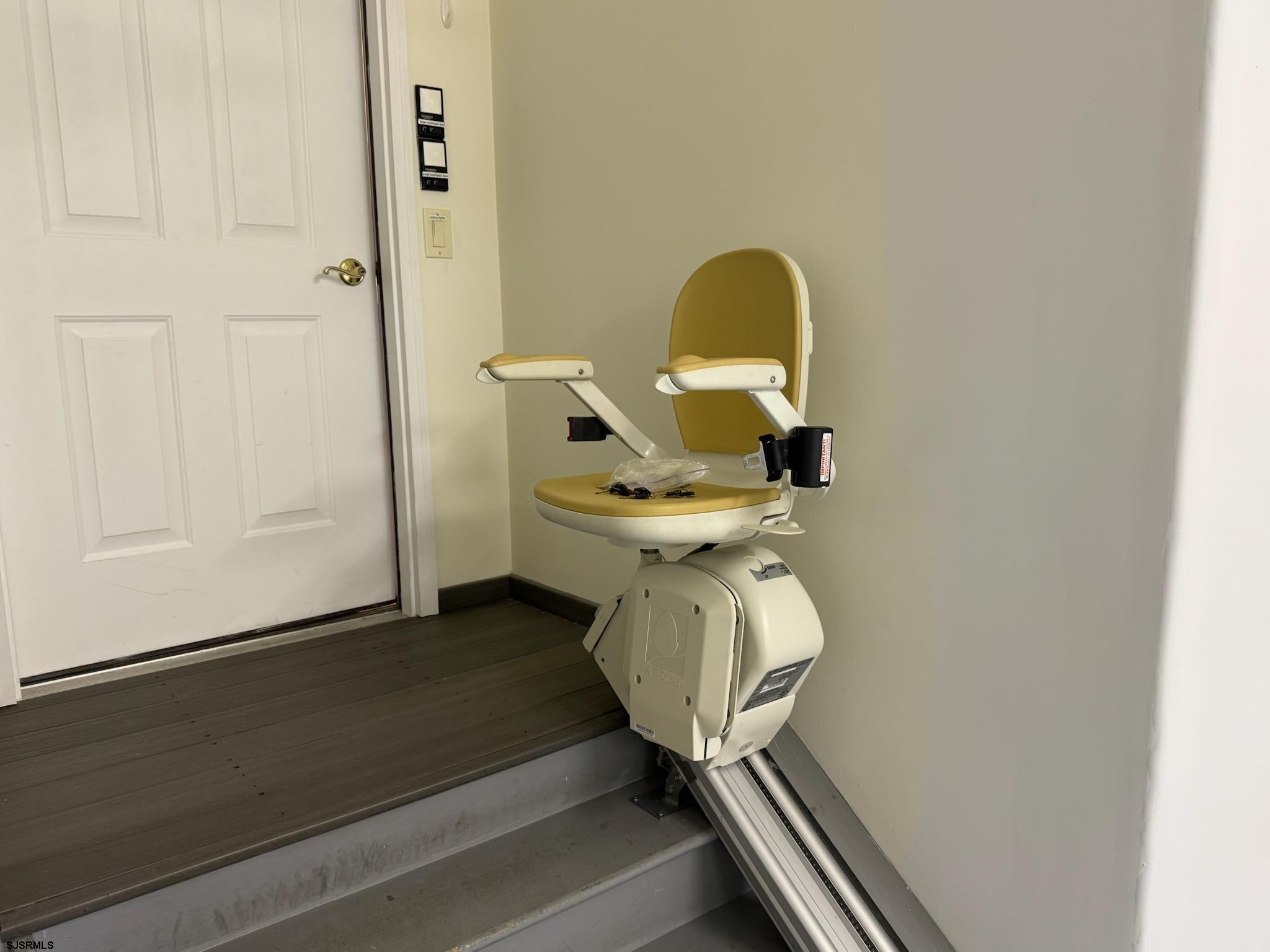 225 Old River Road Mays Landing, NJ 08330 - Photo 35 of 97 a view of entryway with livingroom