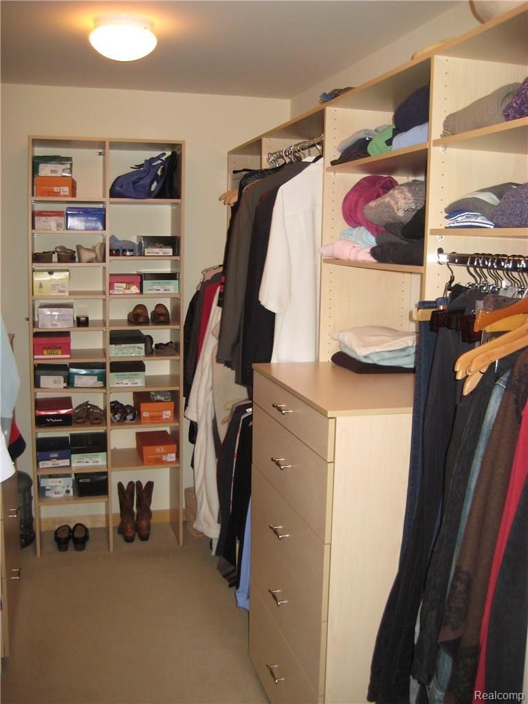 1045 Yorkshire Road Grosse Pointe, MI 48230 - Photo 15 of 22 IMG_9226.JPG