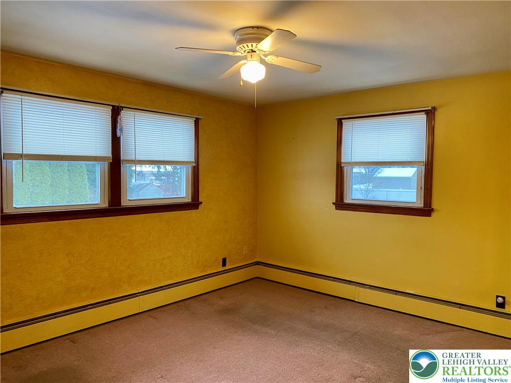 3042 Middletown Road Bethlehem, PA 18020 - Photo 11 of 17