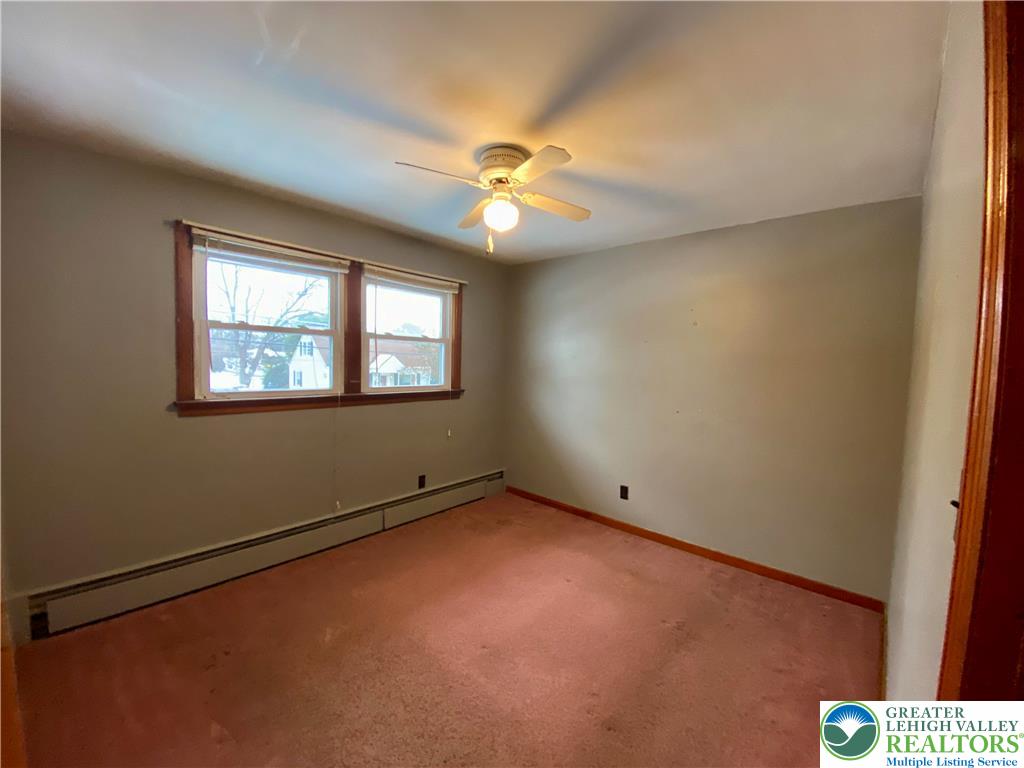 3042 Middletown Road Bethlehem, PA 18020 - Photo 10 of 17