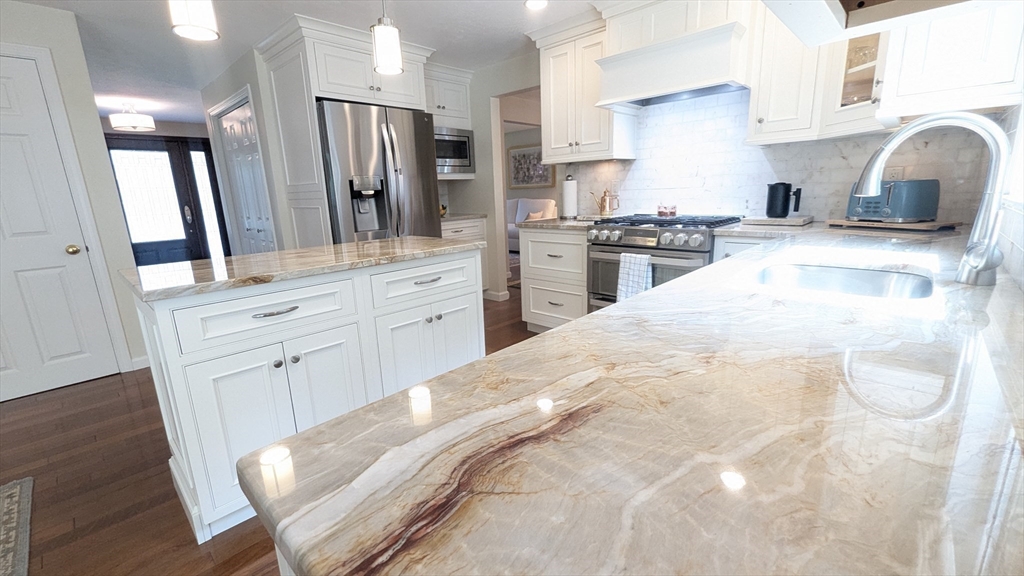 29 Beaumont Pond Road Mansfield, MA 02048 - Photo 7 of 36 Gallery Image 7