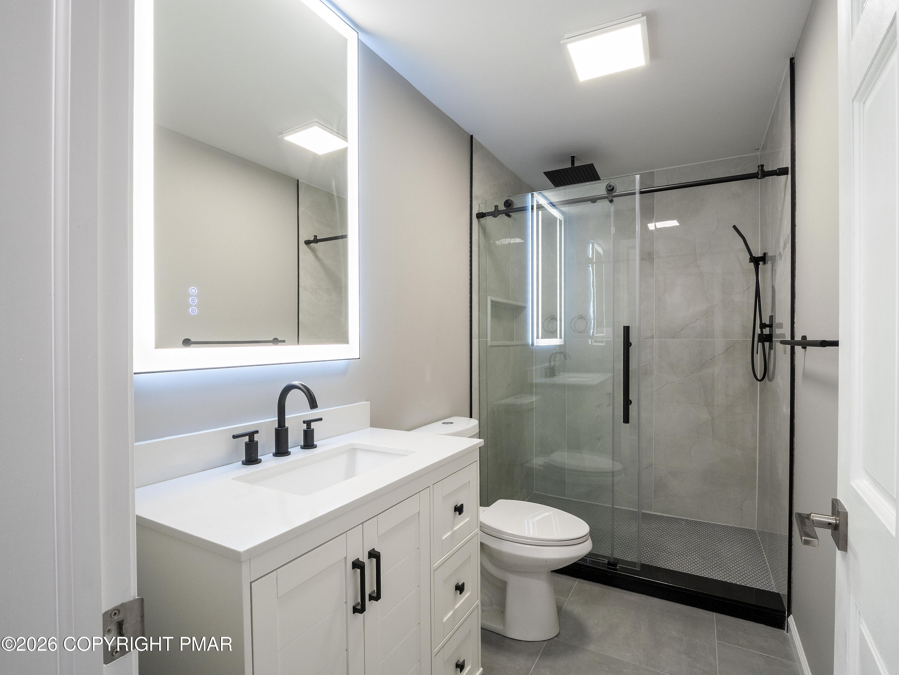 1117 Red Fox Road East Stroudsburg, PA 18301 - Photo 22 of 61 023_First Floor Full Bath