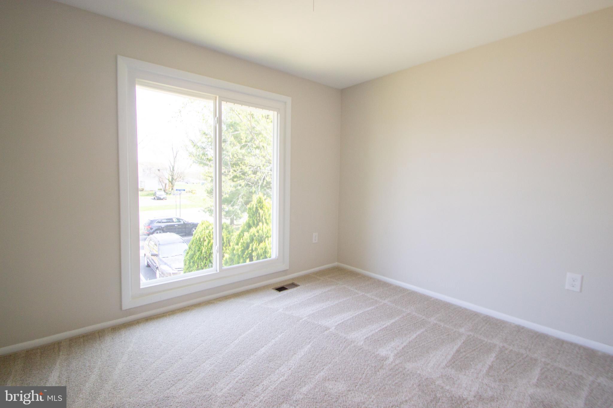 284 North Cottage Road Sterling, VA 20164 - Photo 20 of 29 Gallery Image 20
