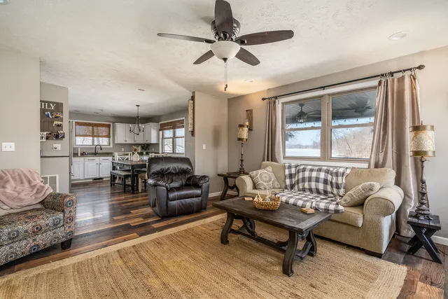 $319,900 | 3538 Bell Lane, Du Quoin, IL 62832