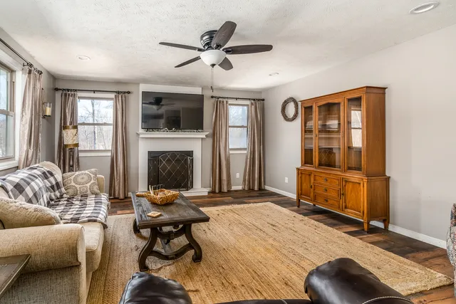 $319,900 | 3538 Bell Lane, Du Quoin, IL 62832