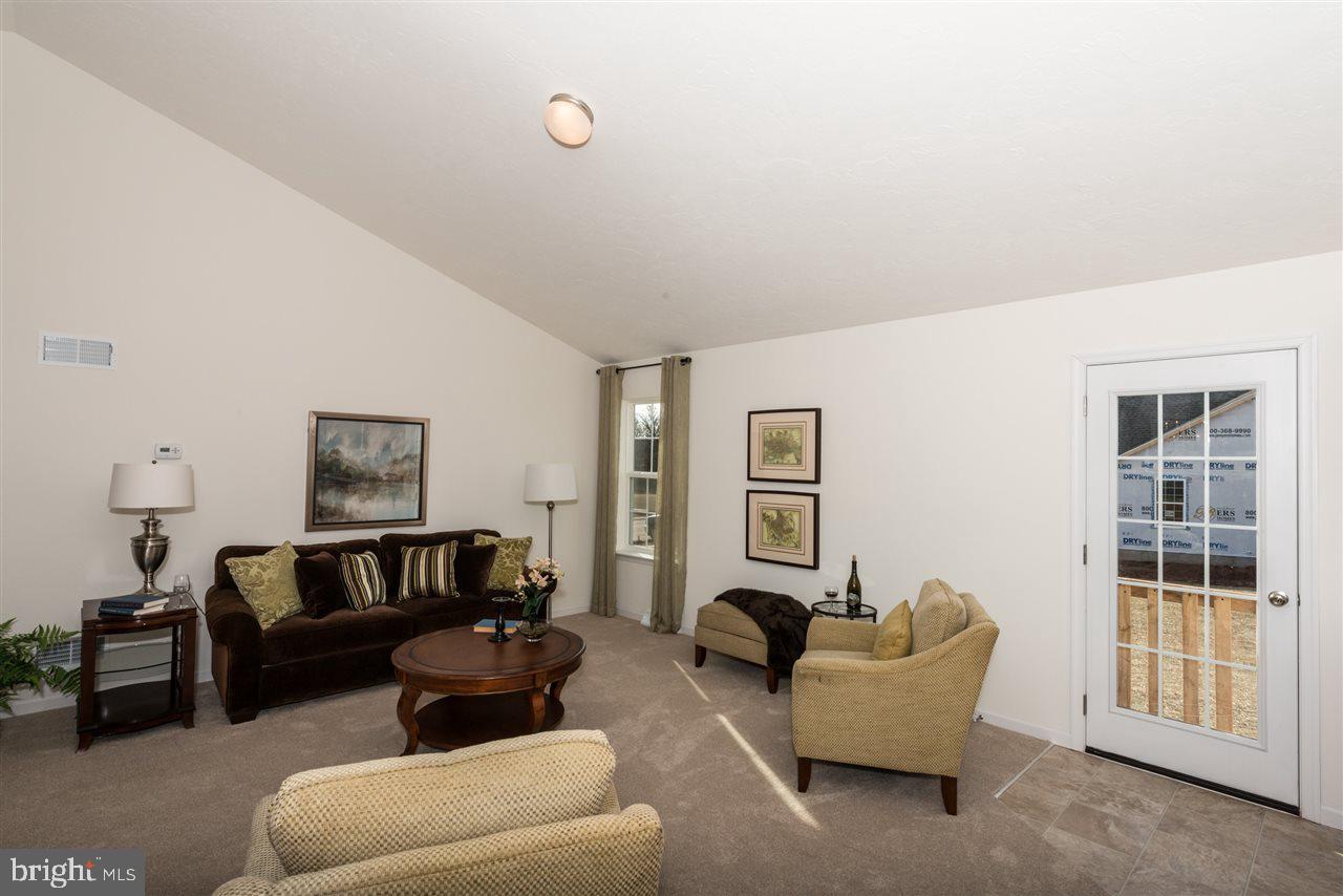 925 Friar Run, Unit 2 Hanover, PA 17331 - Photo 5 of 17 Gallery Image 5