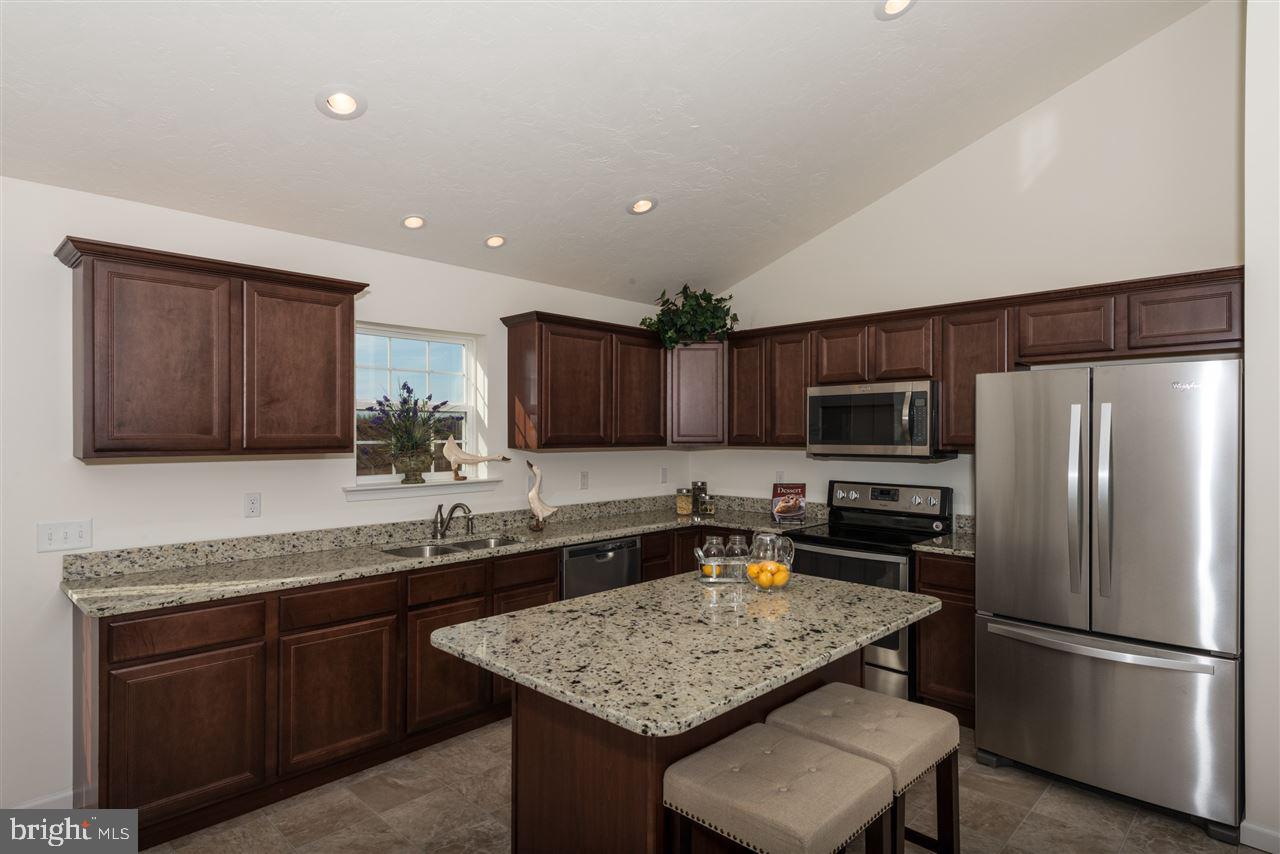 925 Friar Run, Unit 2 Hanover, PA 17331 - Photo 8 of 17 Gallery Image 8