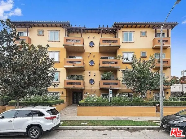 $4,195 | 1135 South Shenandoah Street, Unit 2A, Los Angeles, CA 90035