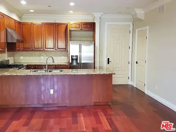 $4,195 | 1135 South Shenandoah Street, Unit 2A, Los Angeles, CA 90035