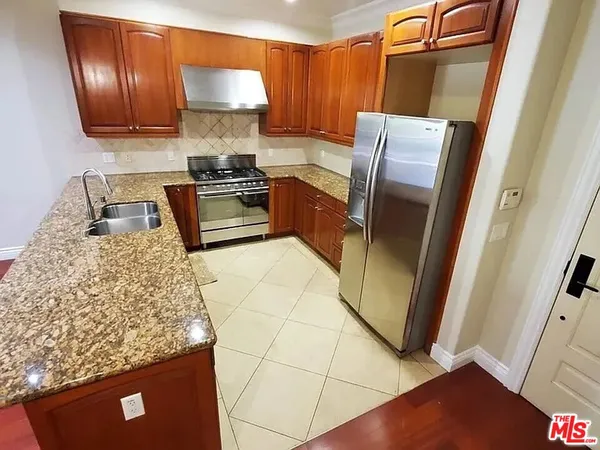 $4,195 | 1135 South Shenandoah Street, Unit 2A, Los Angeles, CA 90035