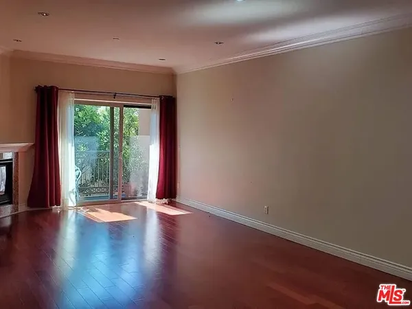 $4,195 | 1135 South Shenandoah Street, Unit 2A, Los Angeles, CA 90035