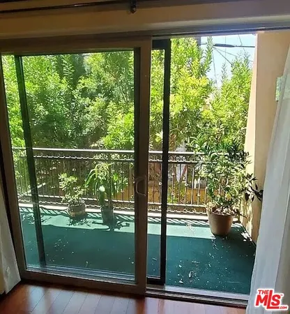 $4,195 | 1135 South Shenandoah Street, Unit 2A, Los Angeles, CA 90035