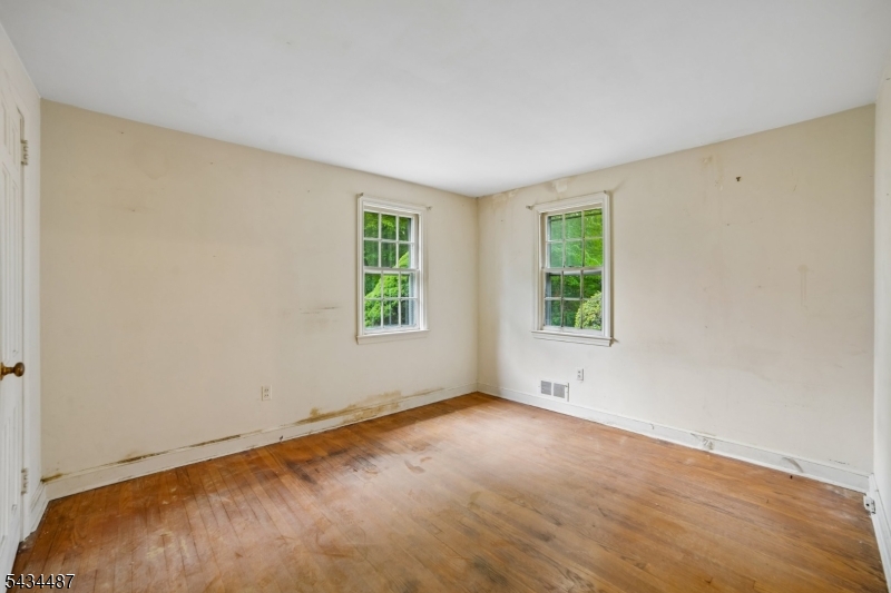 137 Beekman Road Summit, NJ 07901 - Photo 28 of 44