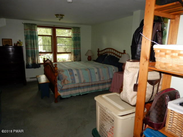 2111 Fawn Lane Bushkill, PA 18324 - Photo 13 of 22