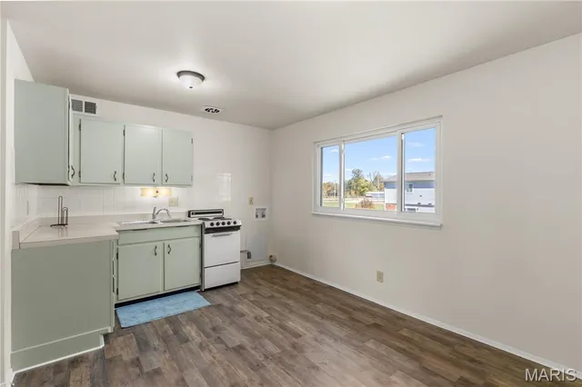 $59,000 | 5310 Godfrey Road, Unit 14, Godfrey, IL 62035