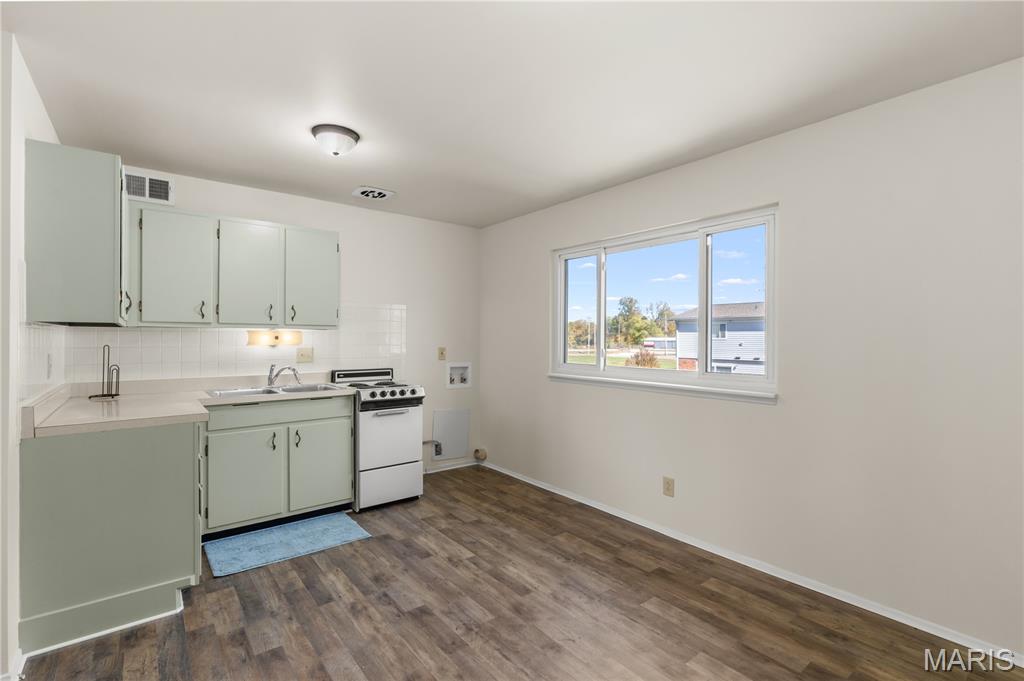 5310 Godfrey Road, Unit 14 Godfrey, IL 62035 - Photo 8 of 21 Gallery Image 8