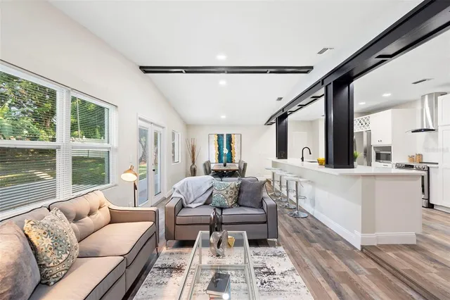 $570,000 | 505 Lake Shore Drive, Maitland, FL 32751