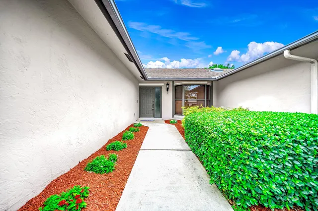 $4,800 | 14491 Autumn Avenue, Wellington, FL 33414