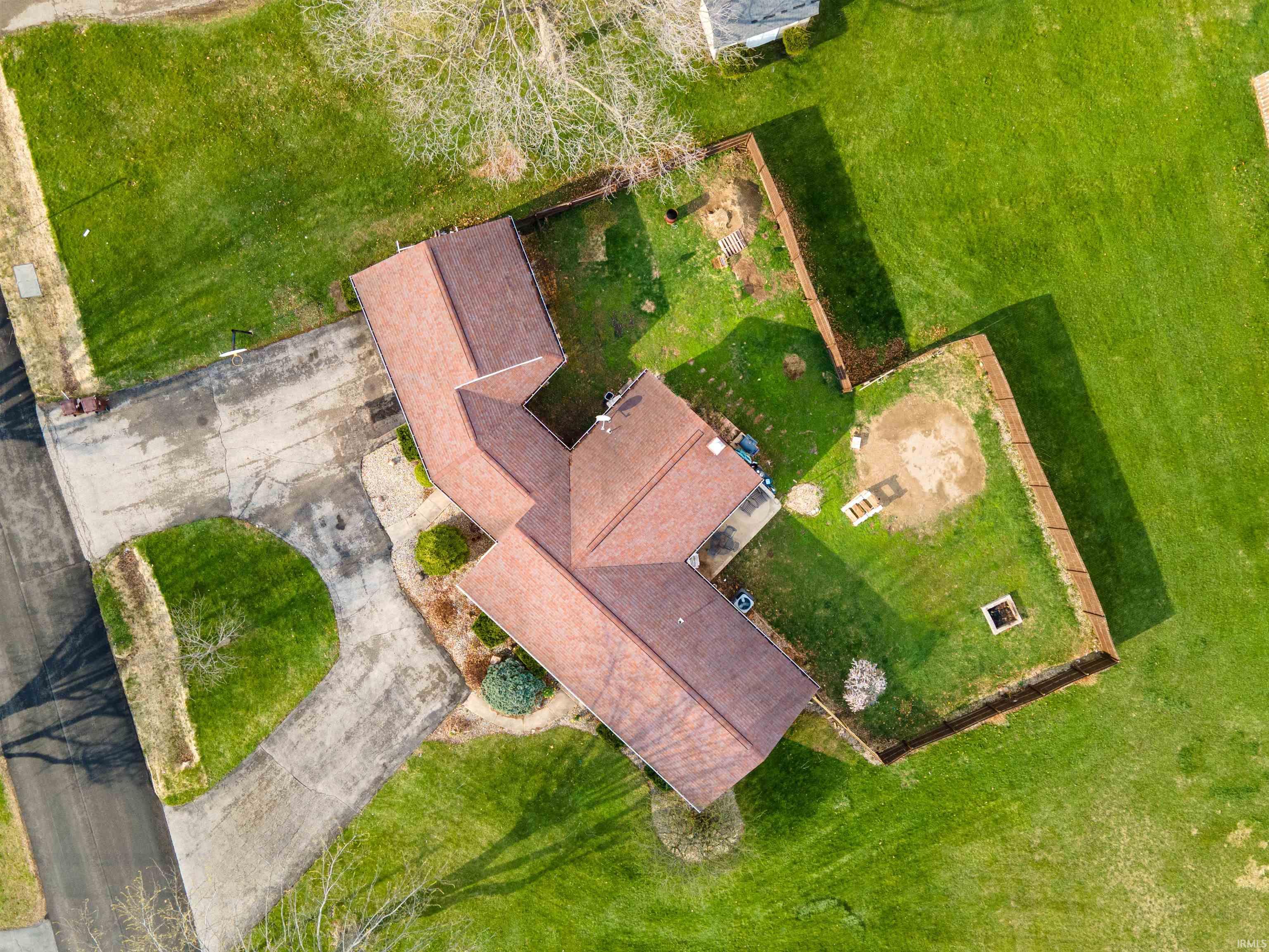 502 Allen Drive Sweetser, IN 46987 - Photo 2 of 36