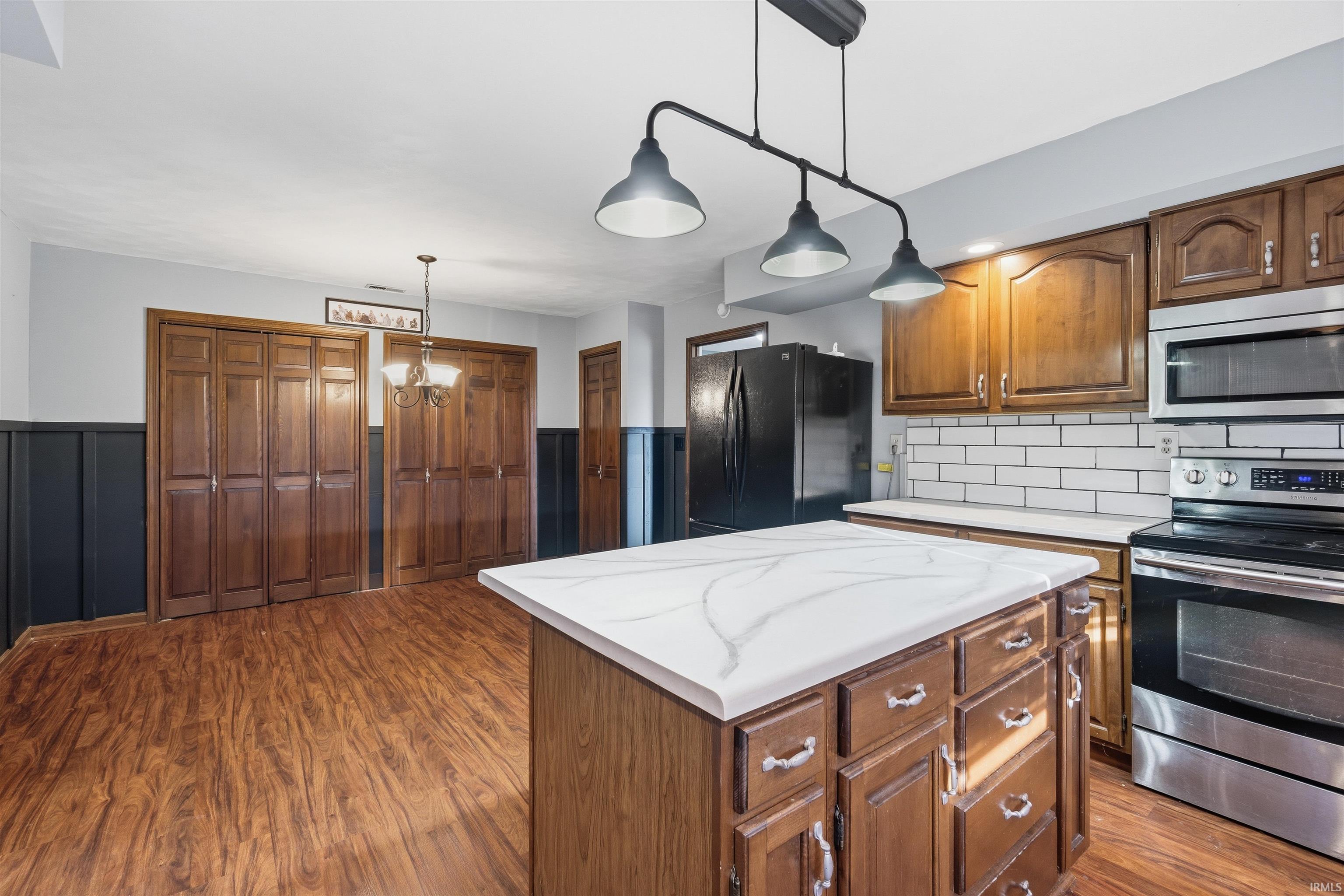 502 Allen Drive Sweetser, IN 46987 - Photo 5 of 36