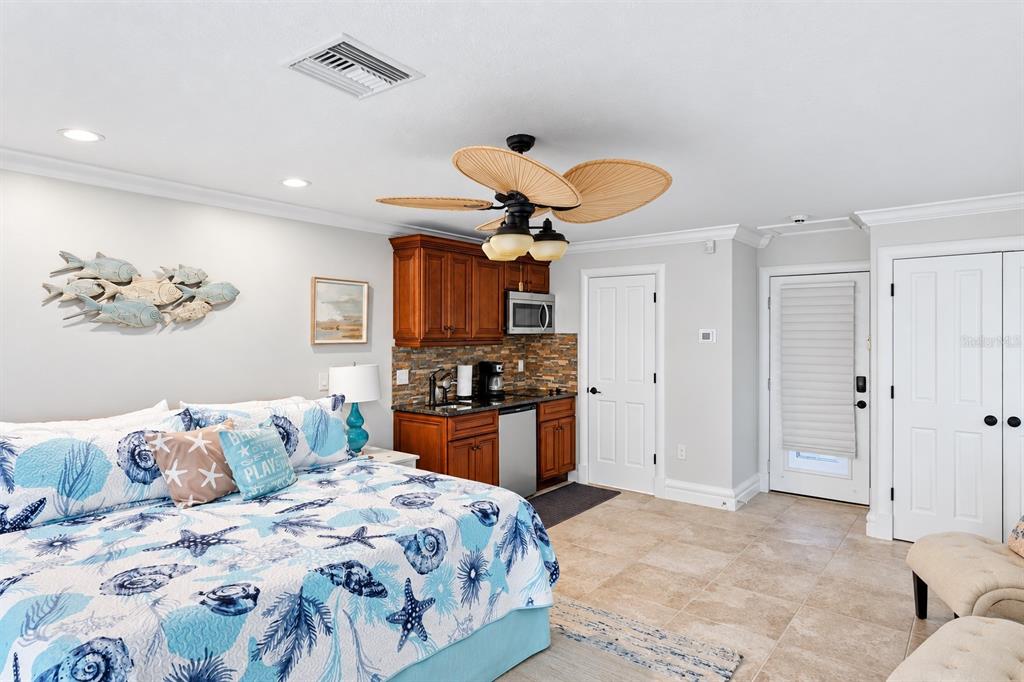 4034 Roberts Point Road Sarasota, FL 34242 - Photo 82 of 100 Gallery Image 82