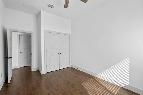 a view of livingroom and hardwood floor