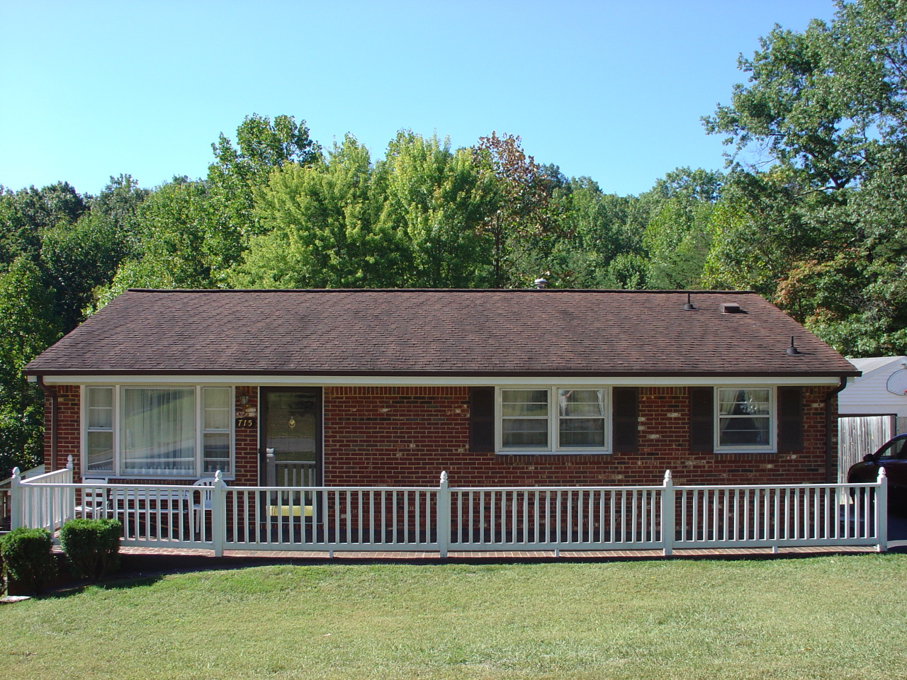 715 Estates Road Southeast Roanoke, VA 24014 - Photo 1 of 16 Brick Ranch In Mill Mtn. Estates