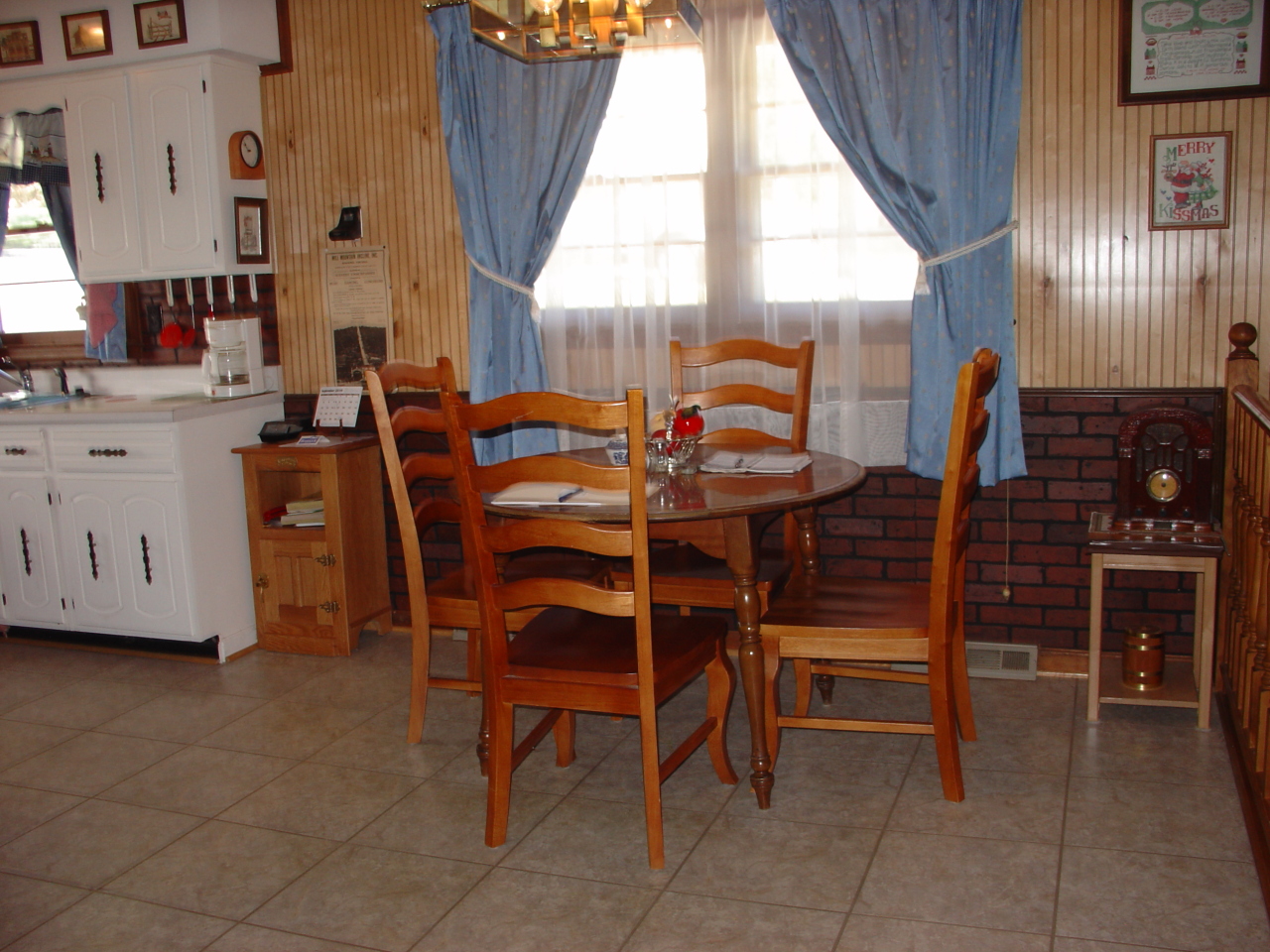 715 Estates Road Southeast Roanoke, VA 24014 - Photo 5 of 16 Another View Of The Dining Area