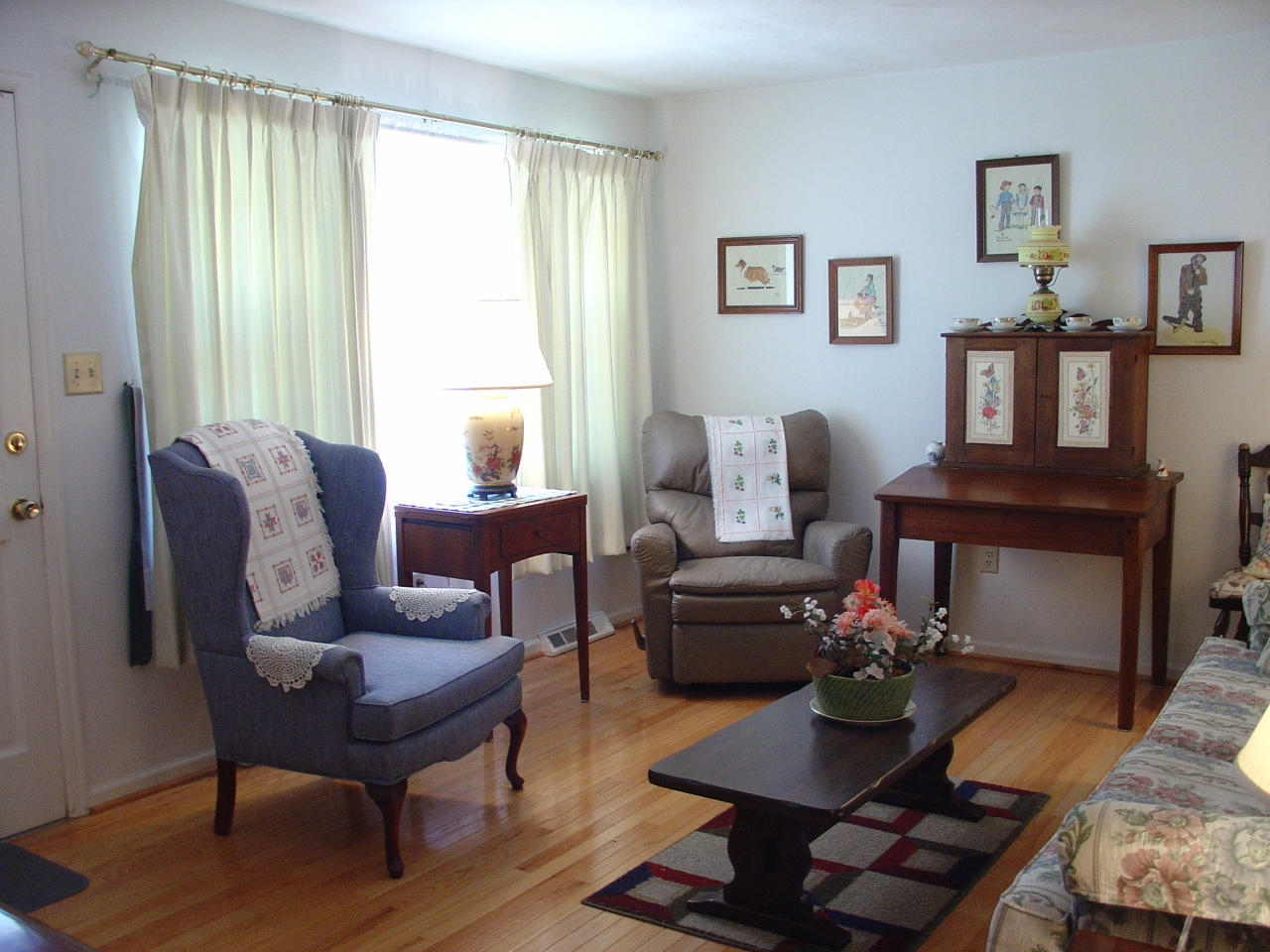 715 Estates Road Southeast Roanoke, VA 24014 - Photo 6 of 16 Formal Living Room