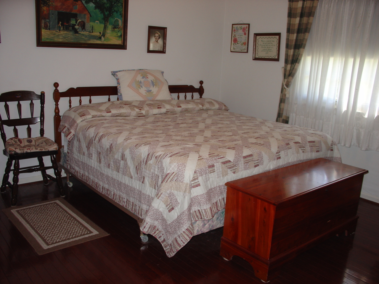 715 Estates Road Southeast Roanoke, VA 24014 - Photo 7 of 16 Master Bedroom