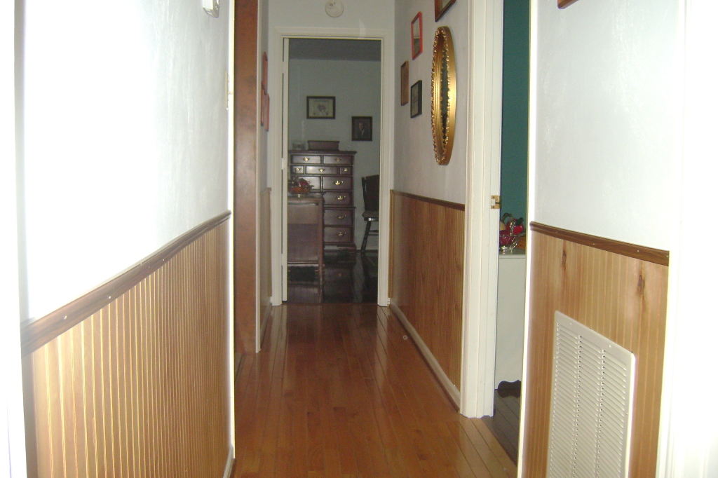 715 Estates Road Southeast Roanoke, VA 24014 - Photo 9 of 16 Hallway