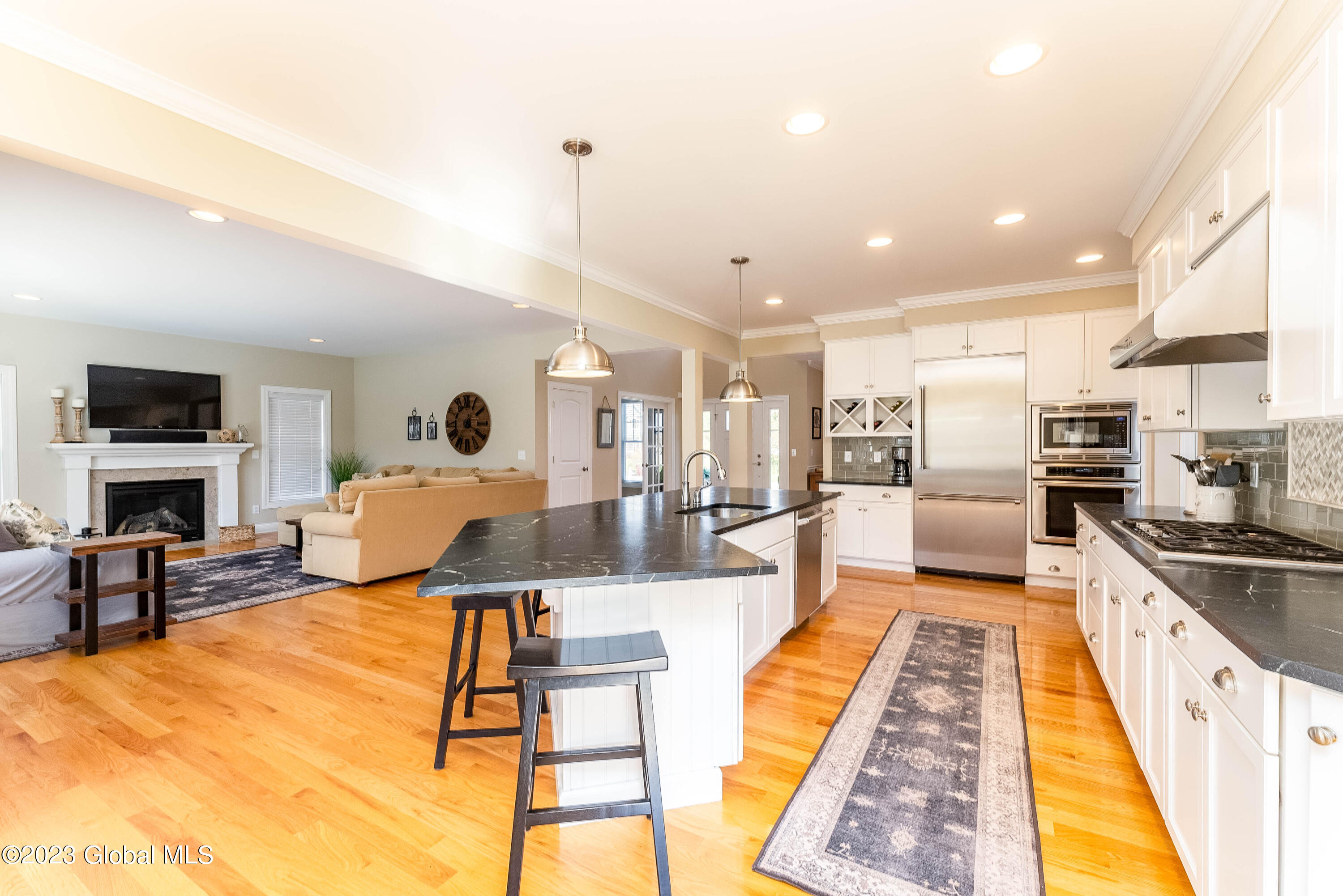 35 Charterpoint Road Colonie, NY 12189 - Photo 12 of 34 kitchen