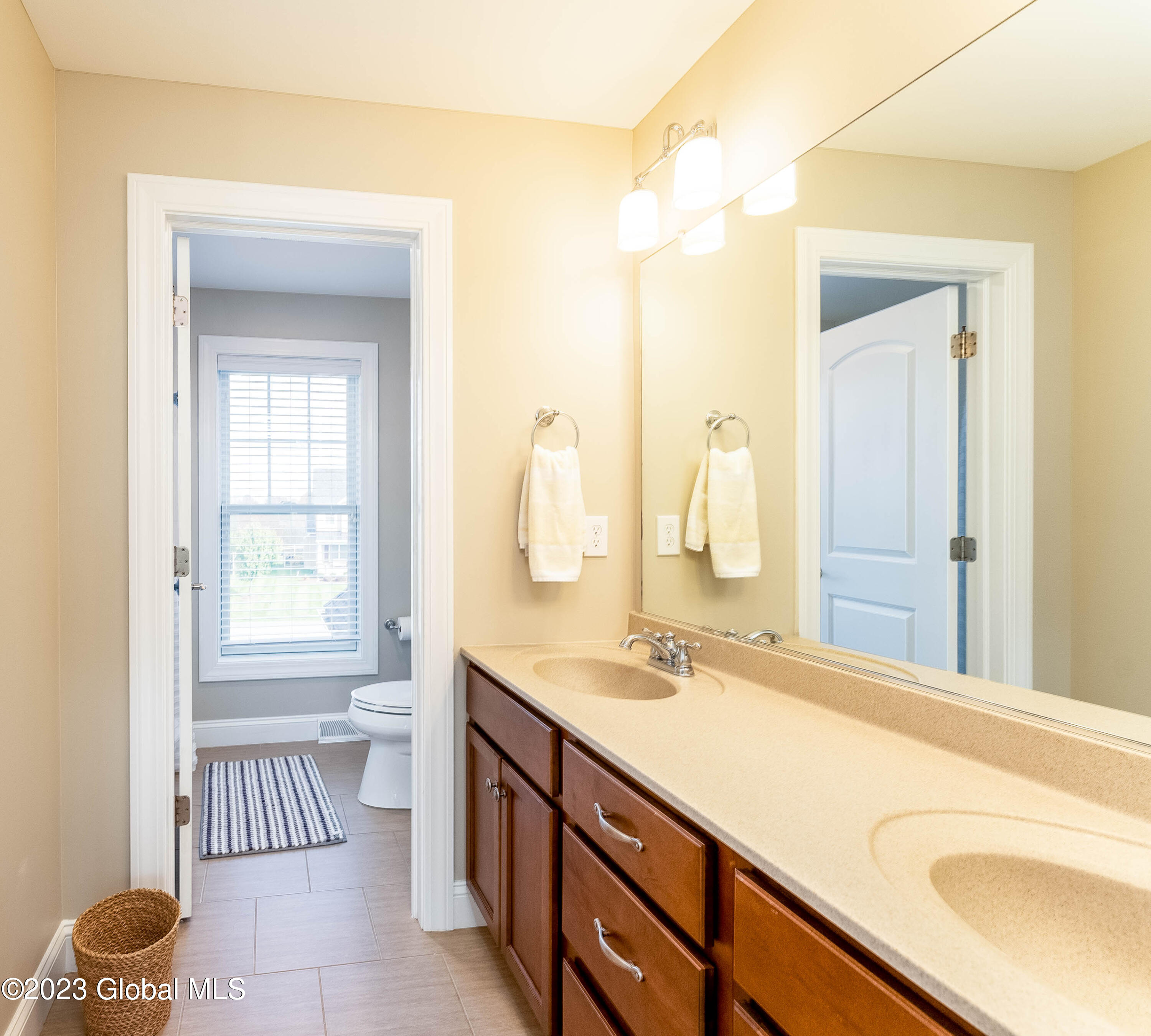 35 Charterpoint Road Colonie, NY 12189 - Photo 20 of 34 main bath