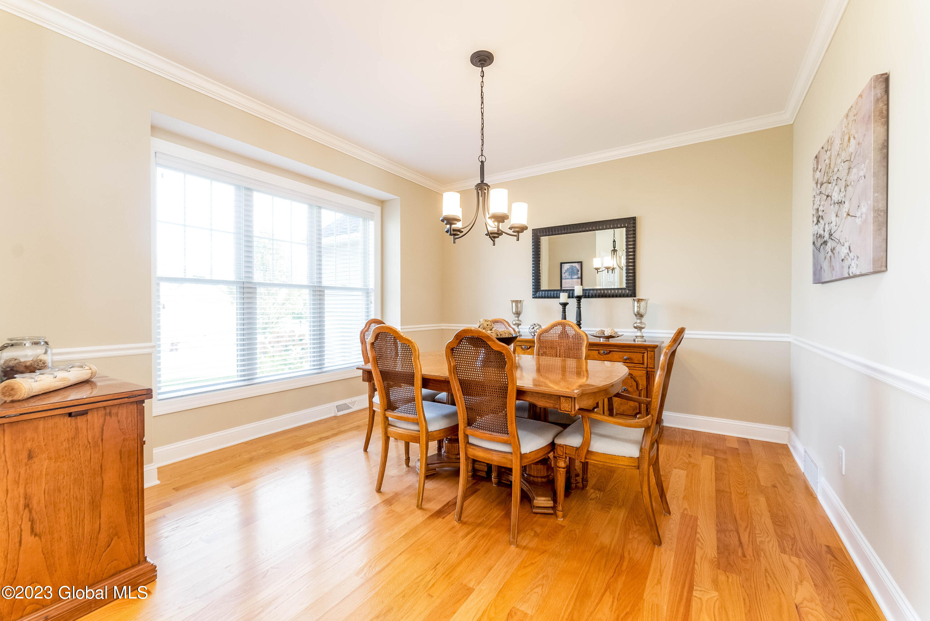 35 Charterpoint Road Colonie, NY 12189 - Photo 5 of 34 dining