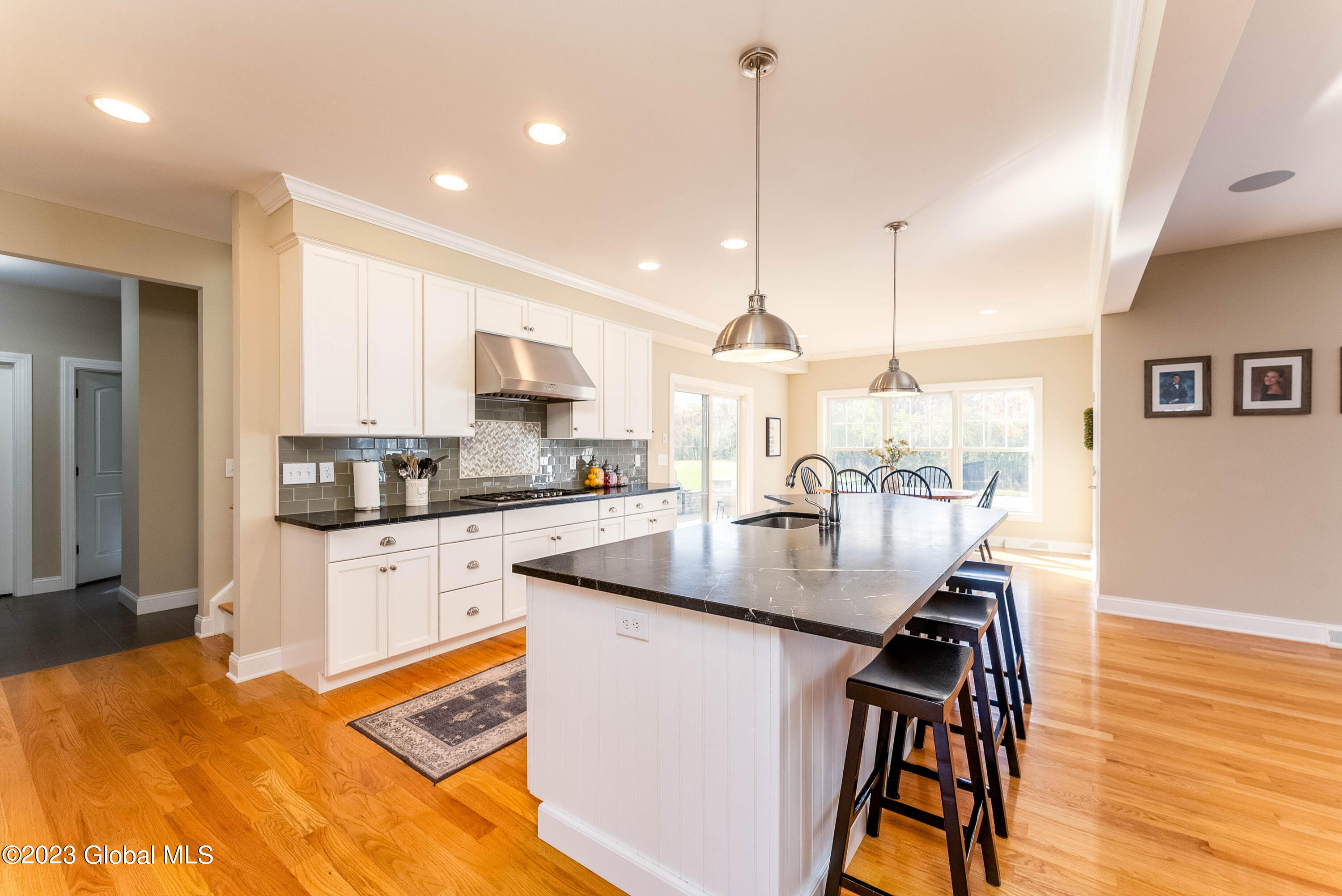 35 Charterpoint Road Colonie, NY 12189 - Photo 9 of 34 kitchen