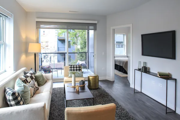 $2,800 | 909 West Montana Street, Unit 403, Chicago, IL 60614