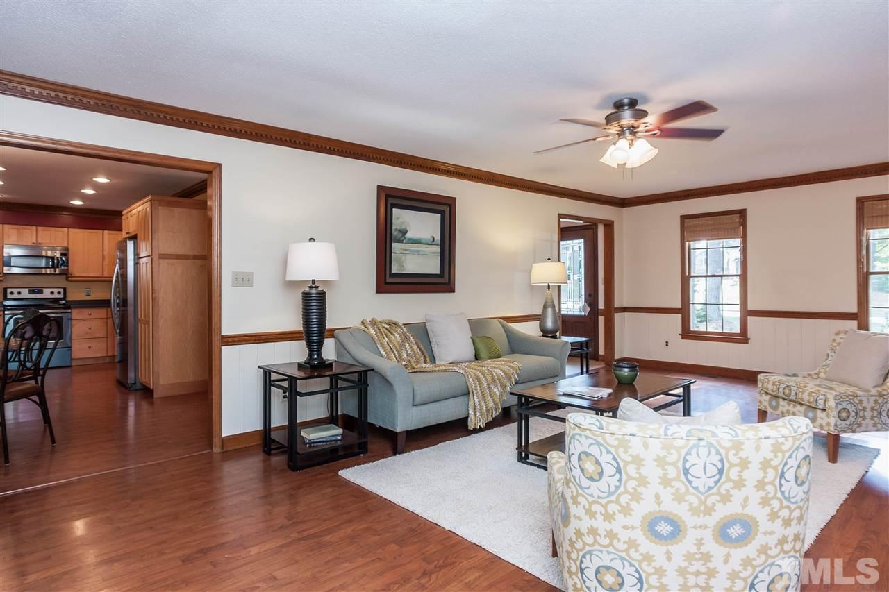 7205 Sawbuck Court Raleigh, NC 27613 - Photo 6 of 25 a living room with furniture