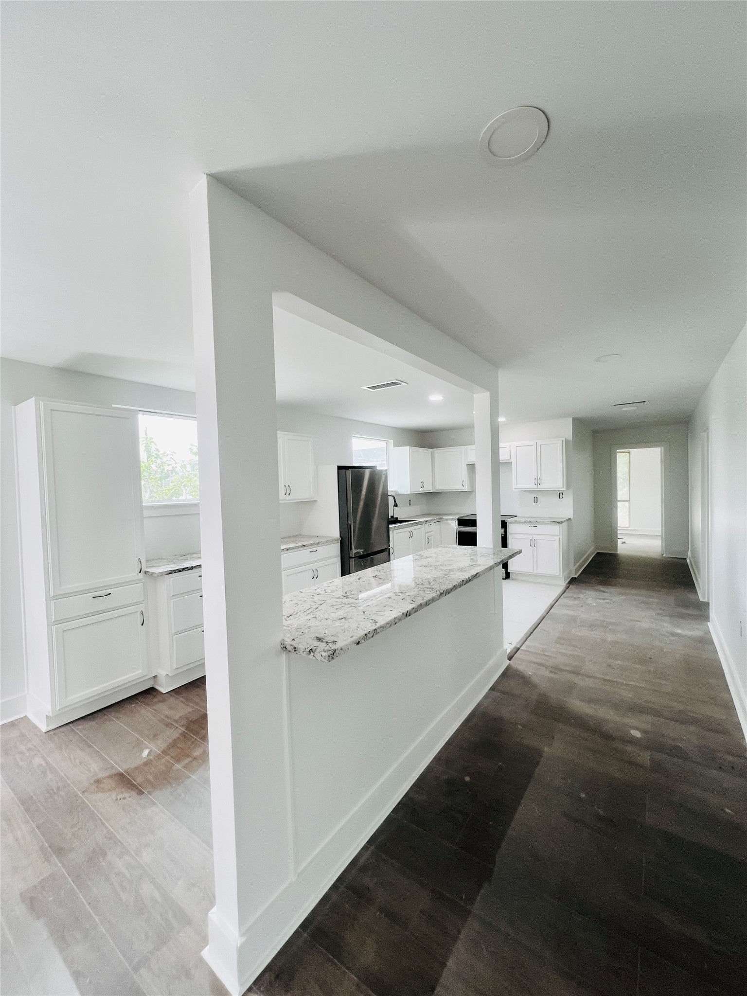 1713 Winter Street Houston, TX 77007 - Photo 4 of 12