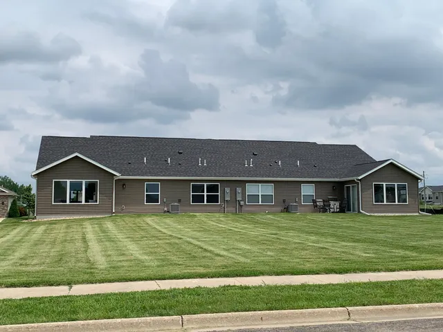 $376,500 | 2834 Meadowview Lane Northeast, Owatonna, MN 55060