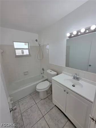 $1,400 | 5413-5427 Third Avenue, Unit 5413, Fort Myers, FL 33907