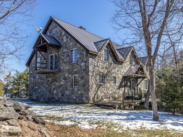 $1,650,000 | 280 Hawkins Bay Lane, Ferrisburgh, VT 05456