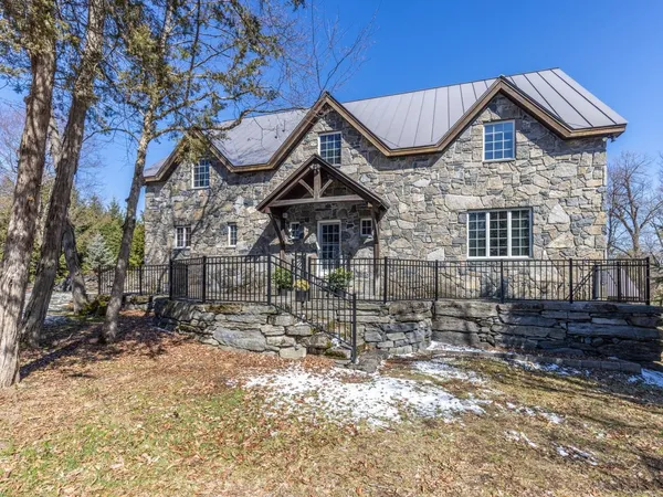 $1,650,000 | 280 Hawkins Bay Lane, Ferrisburgh, VT 05456