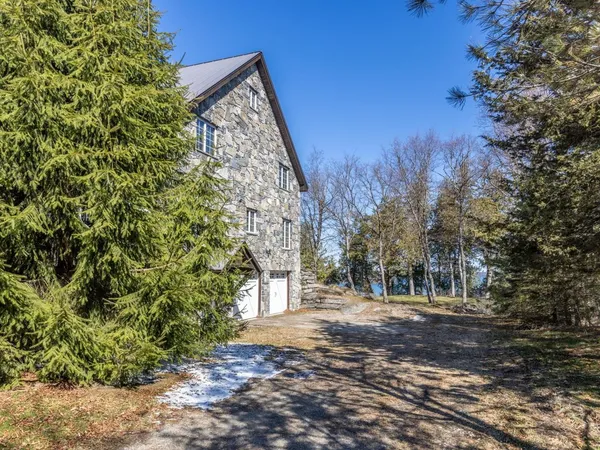 $1,650,000 | 280 Hawkins Bay Lane, Ferrisburgh, VT 05456