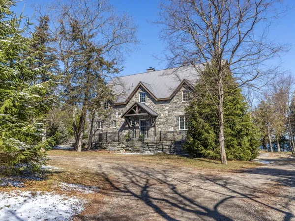 $1,650,000 | 280 Hawkins Bay Lane, Ferrisburgh, VT 05456